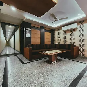 Hotel S L E Residency, Varanasi